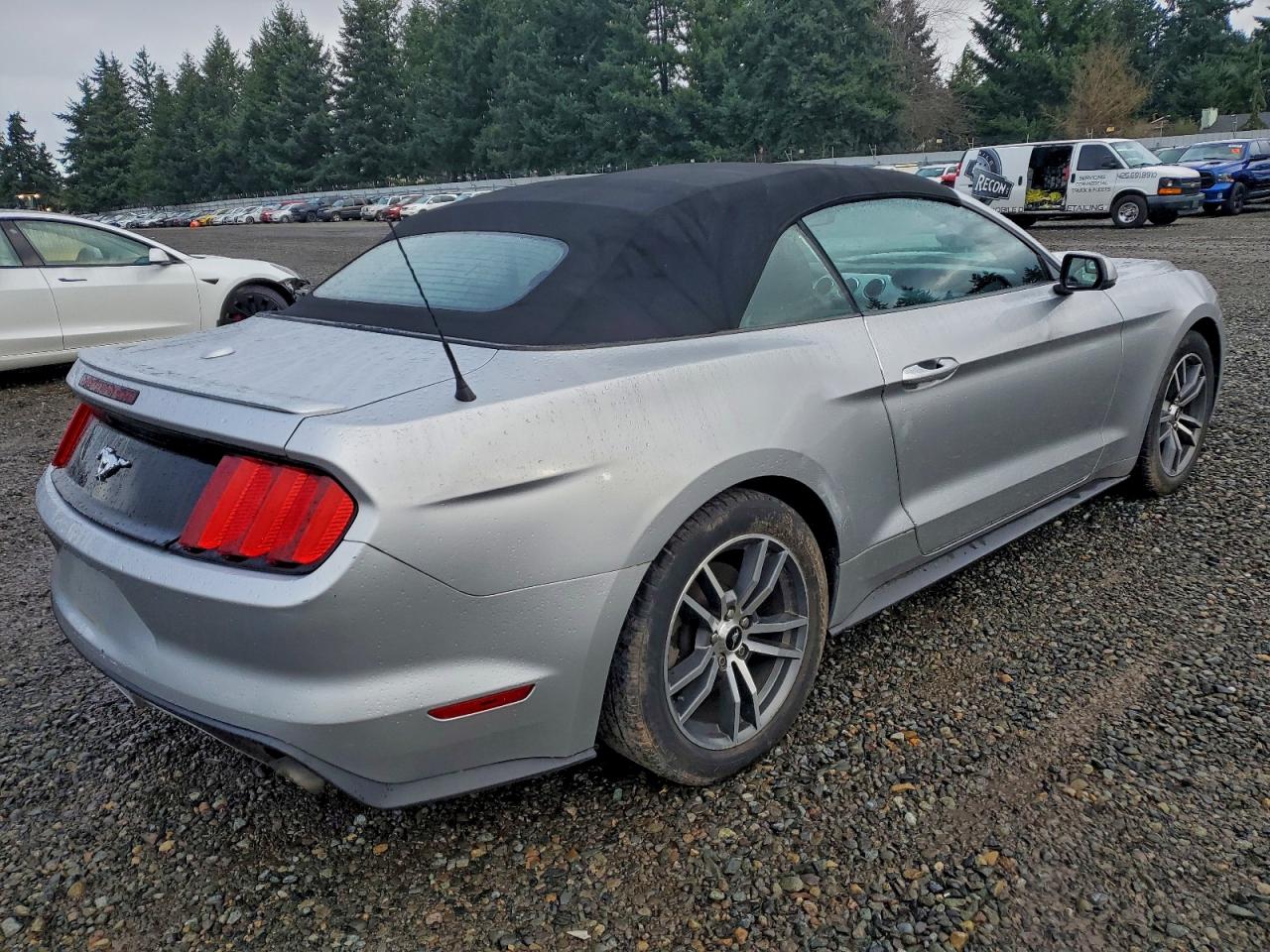 2015 FORD MUSTANG photo 3