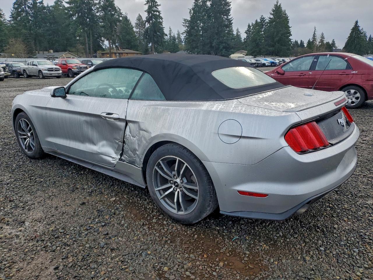 2015 FORD MUSTANG photo 2