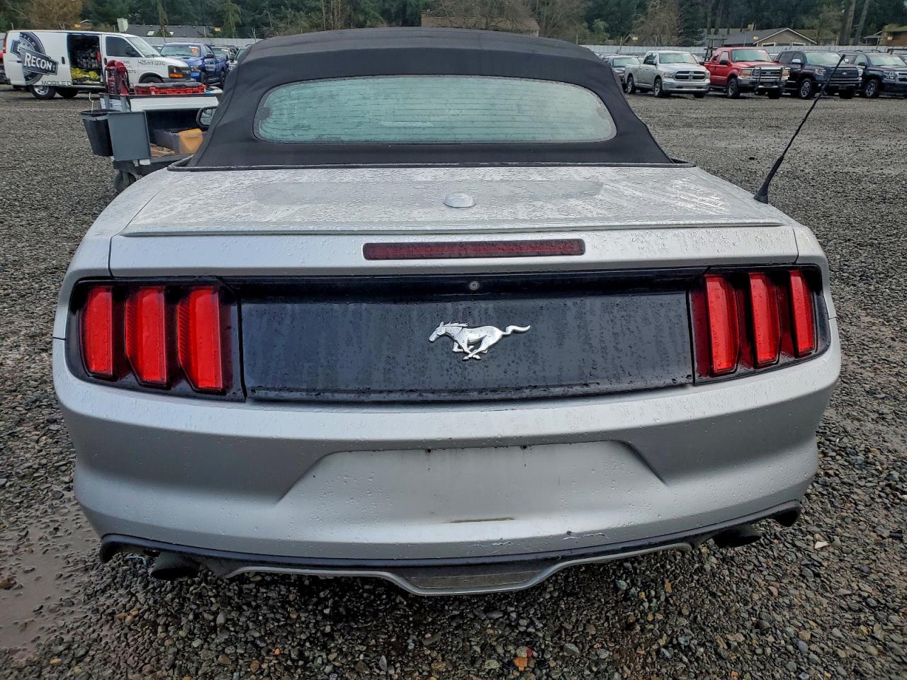 2015 FORD MUSTANG photo 6