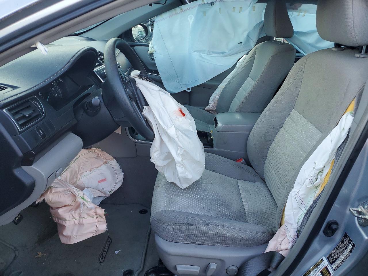 2015 TOYOTA CAMRY LE photo 7