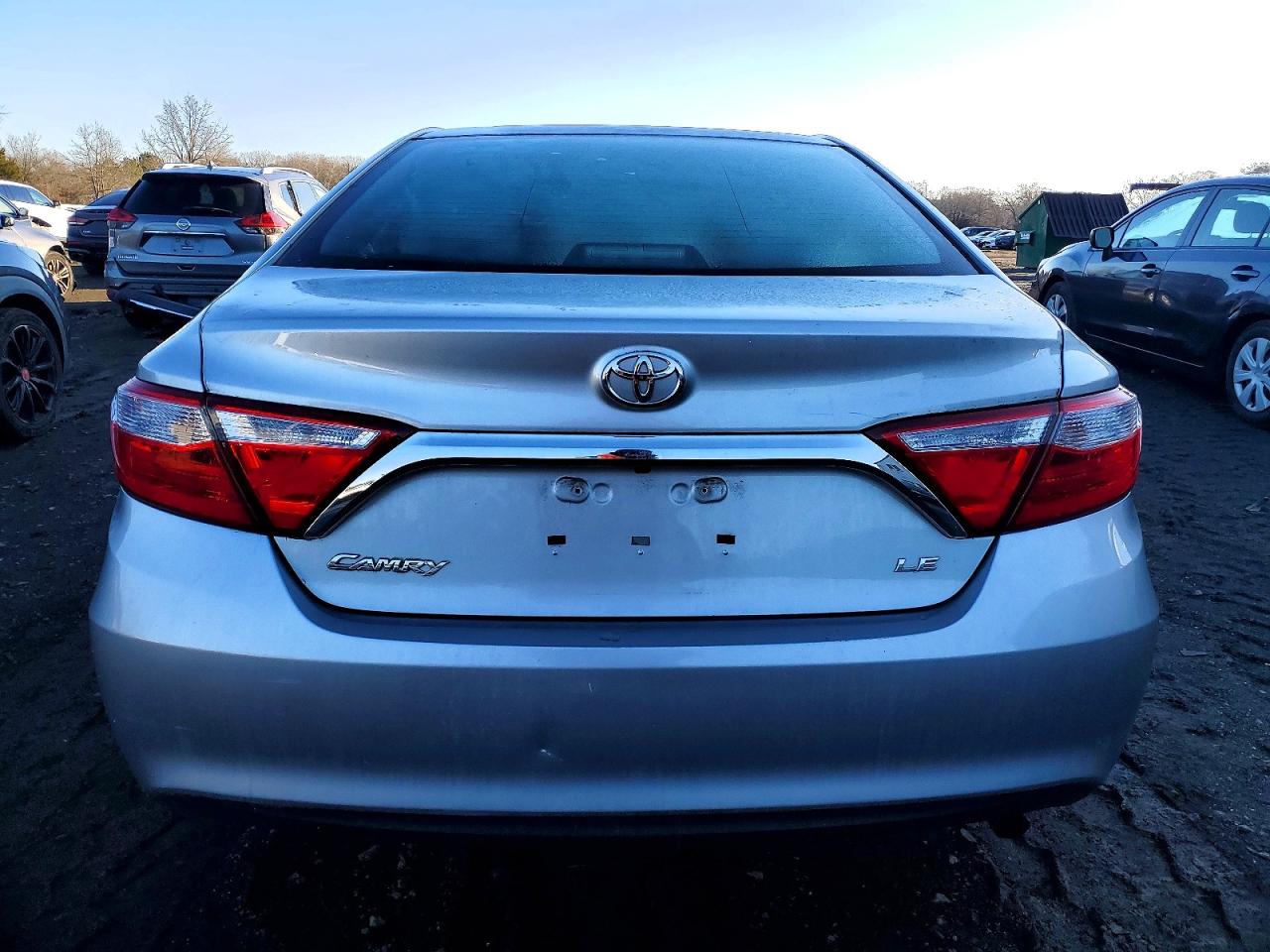 2015 TOYOTA CAMRY LE photo 6