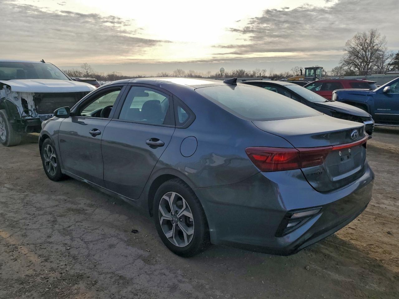 2020 KIA FORTE FE photo 3