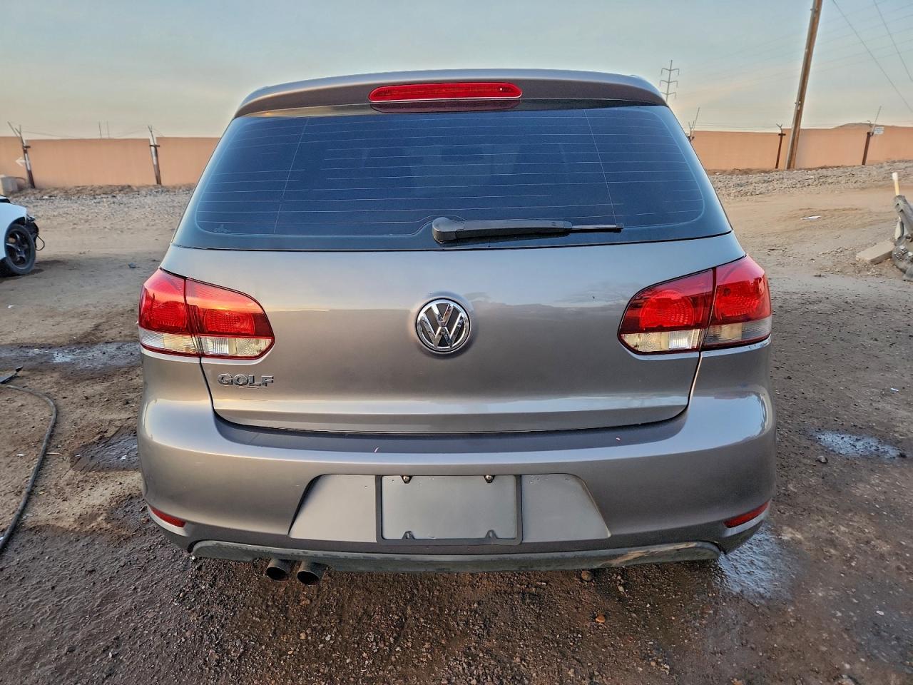 2010 VOLKSWAGEN GOLF photo 6