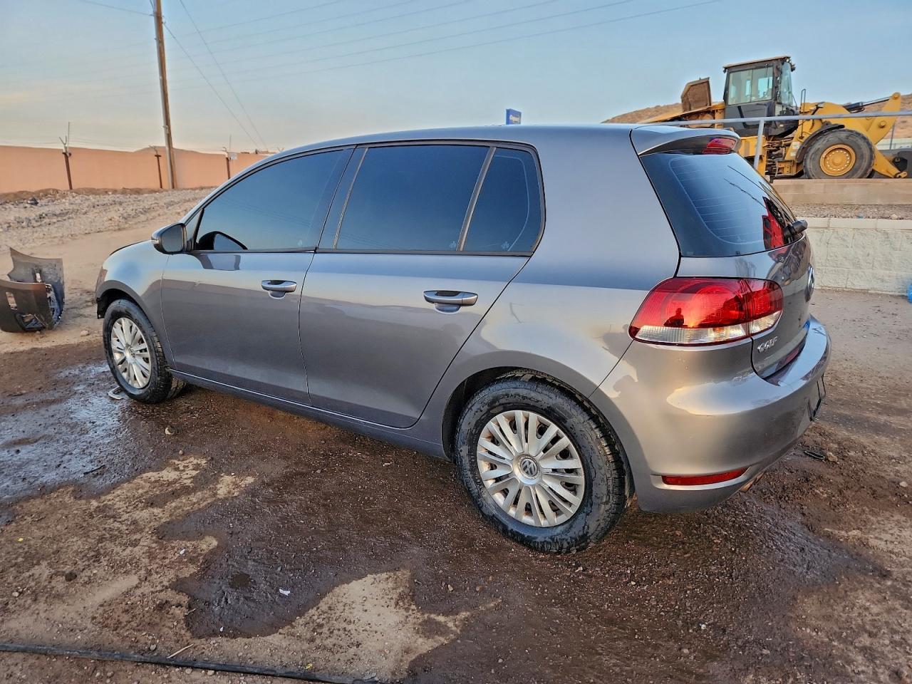 2010 VOLKSWAGEN GOLF photo 2