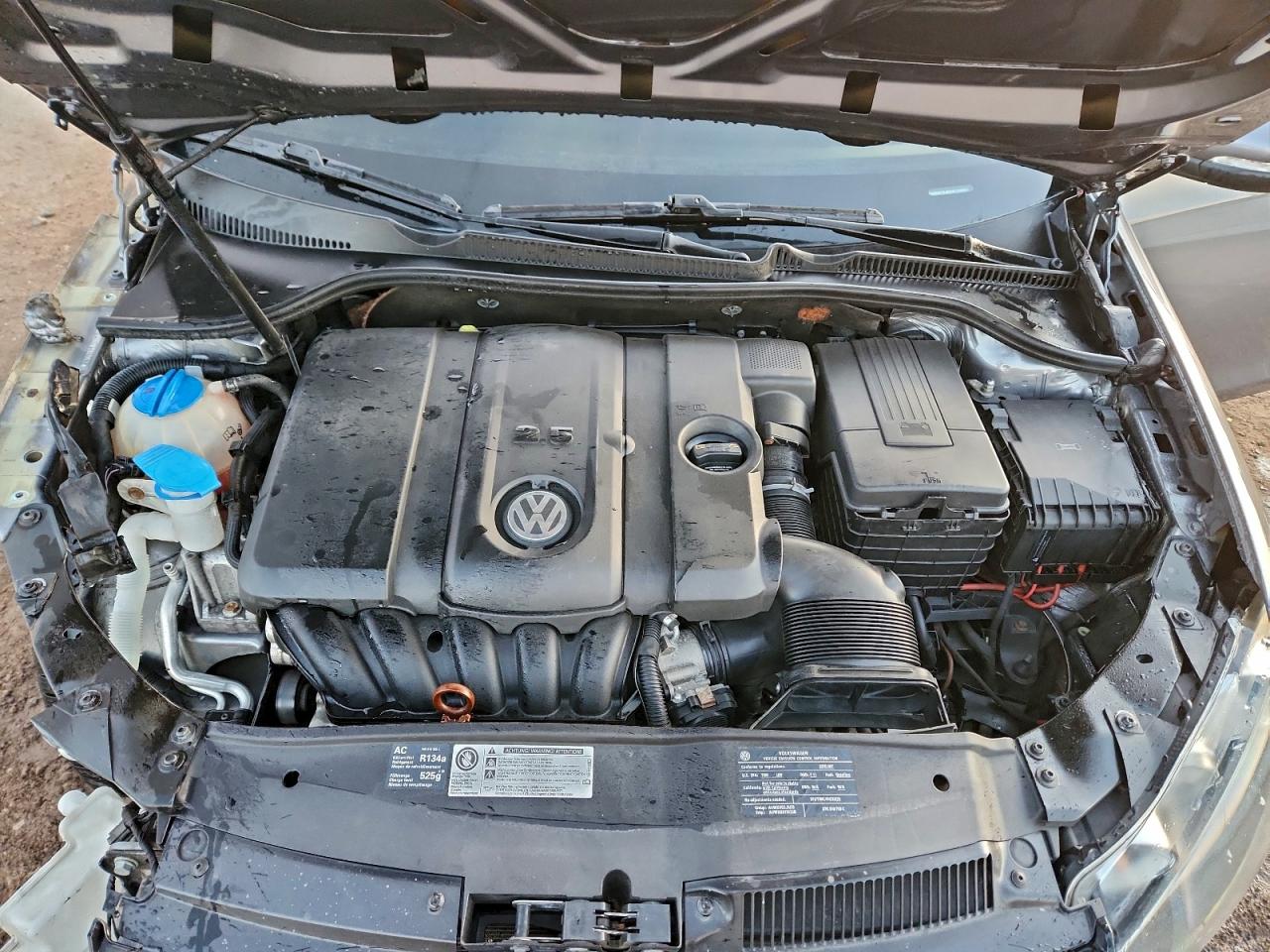 2010 VOLKSWAGEN GOLF photo 11