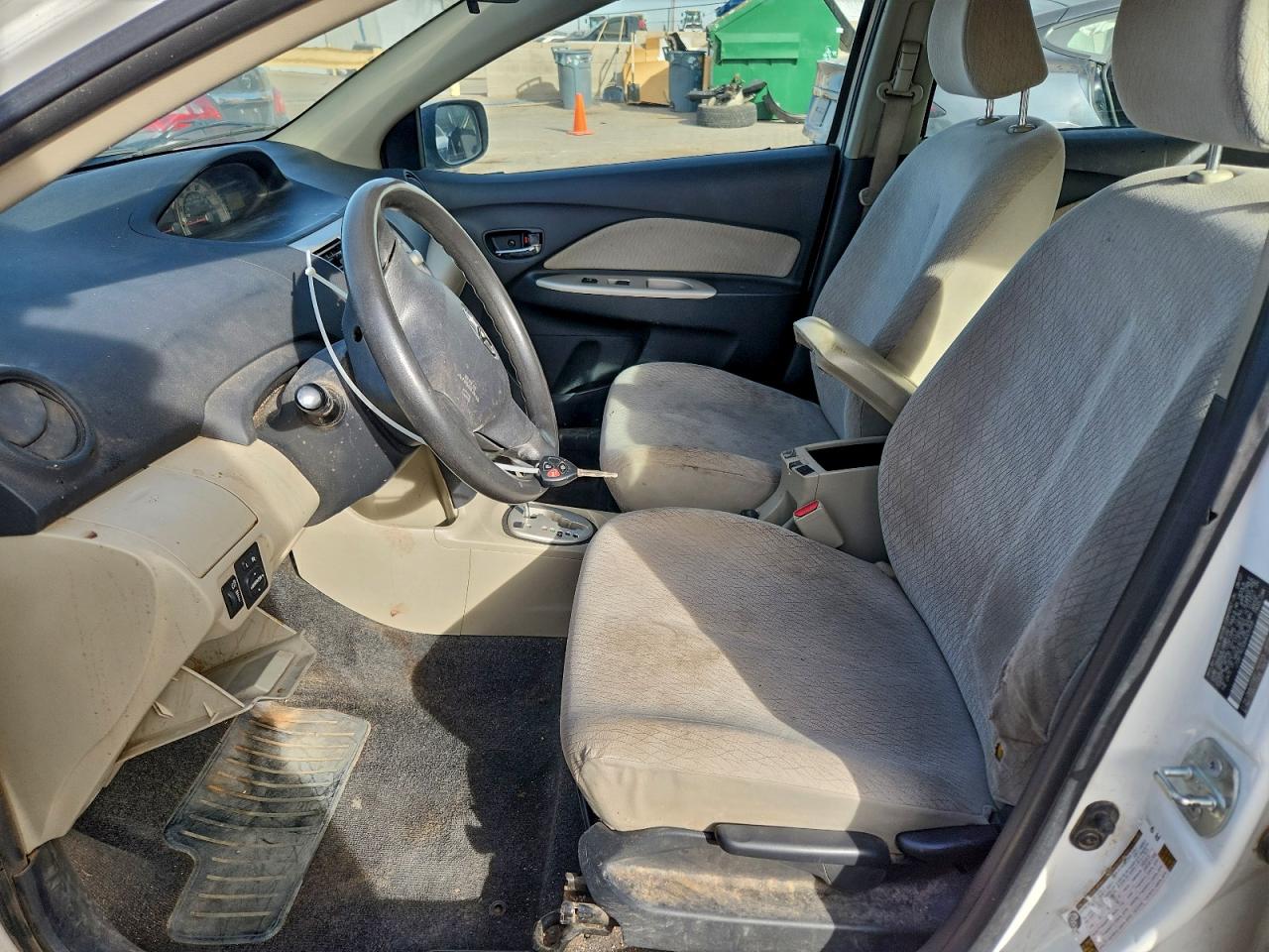 2008 TOYOTA YARIS photo 7
