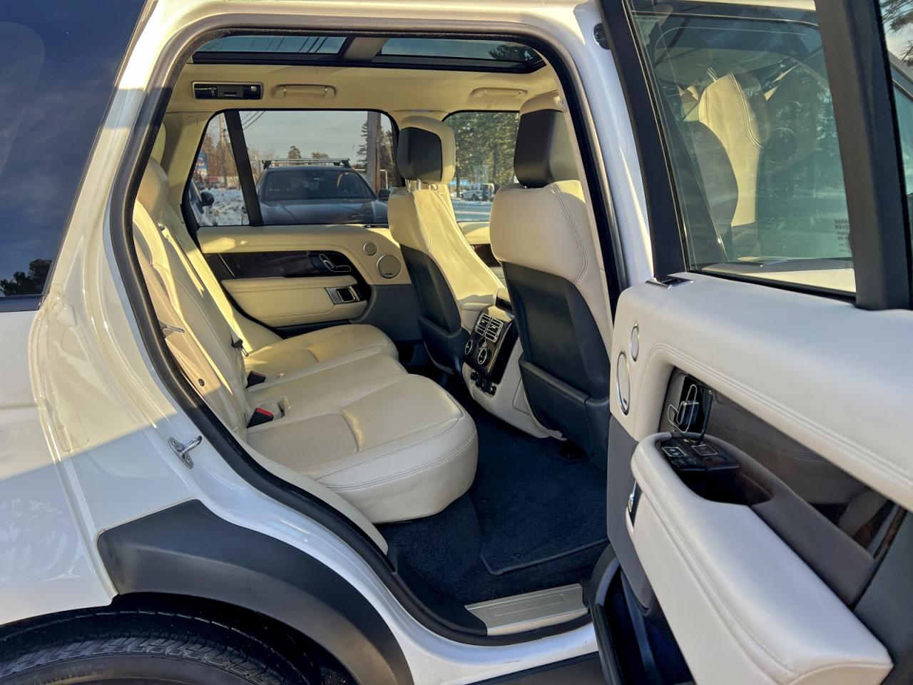 2019 LAND ROVER RANGE ROVER SUPERCHARGED photo 6