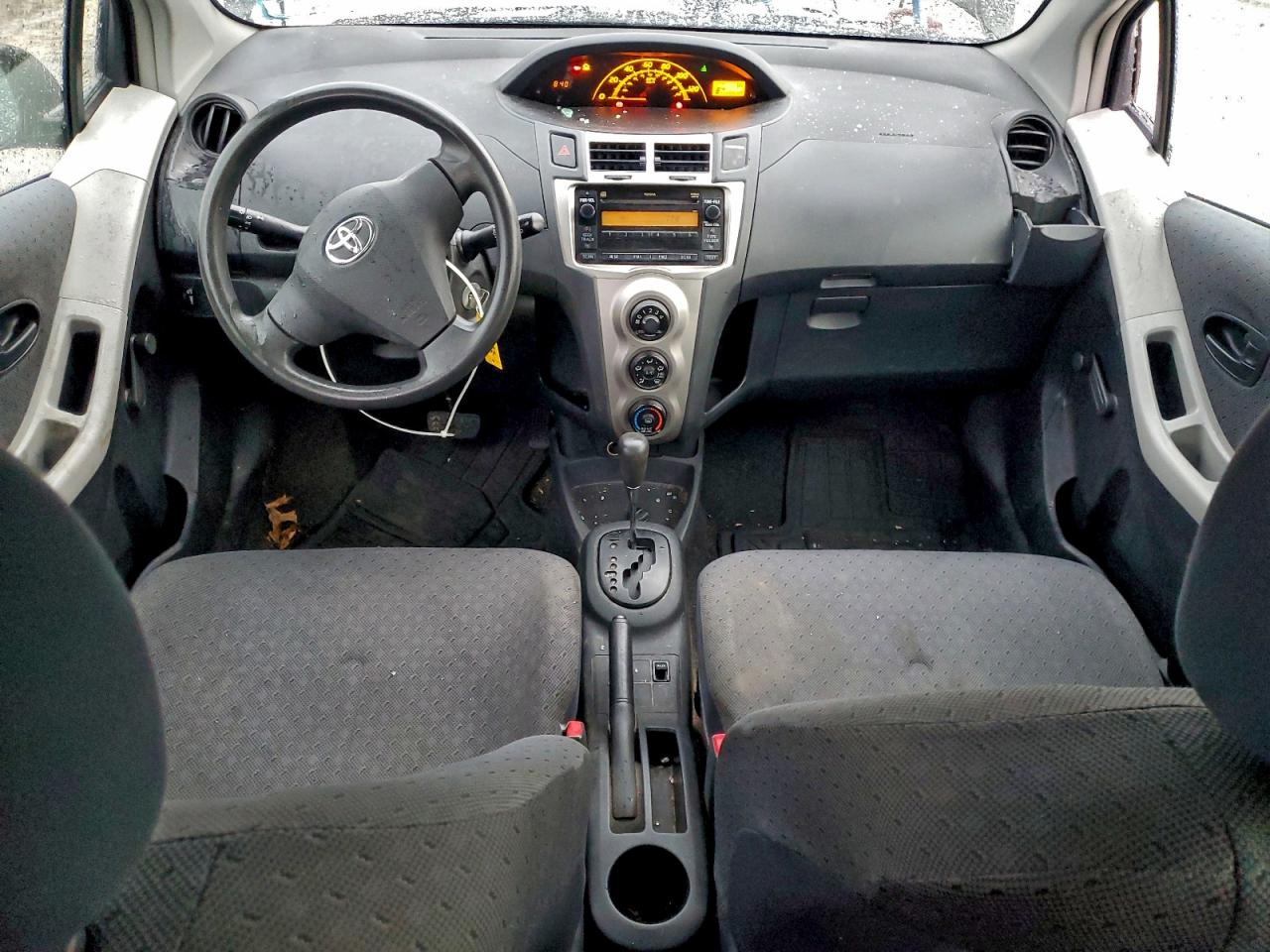 2009 TOYOTA YARIS photo 8