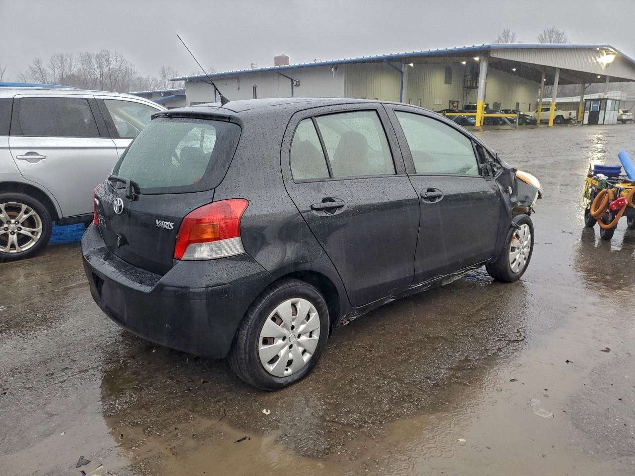 2009 TOYOTA YARIS photo 3