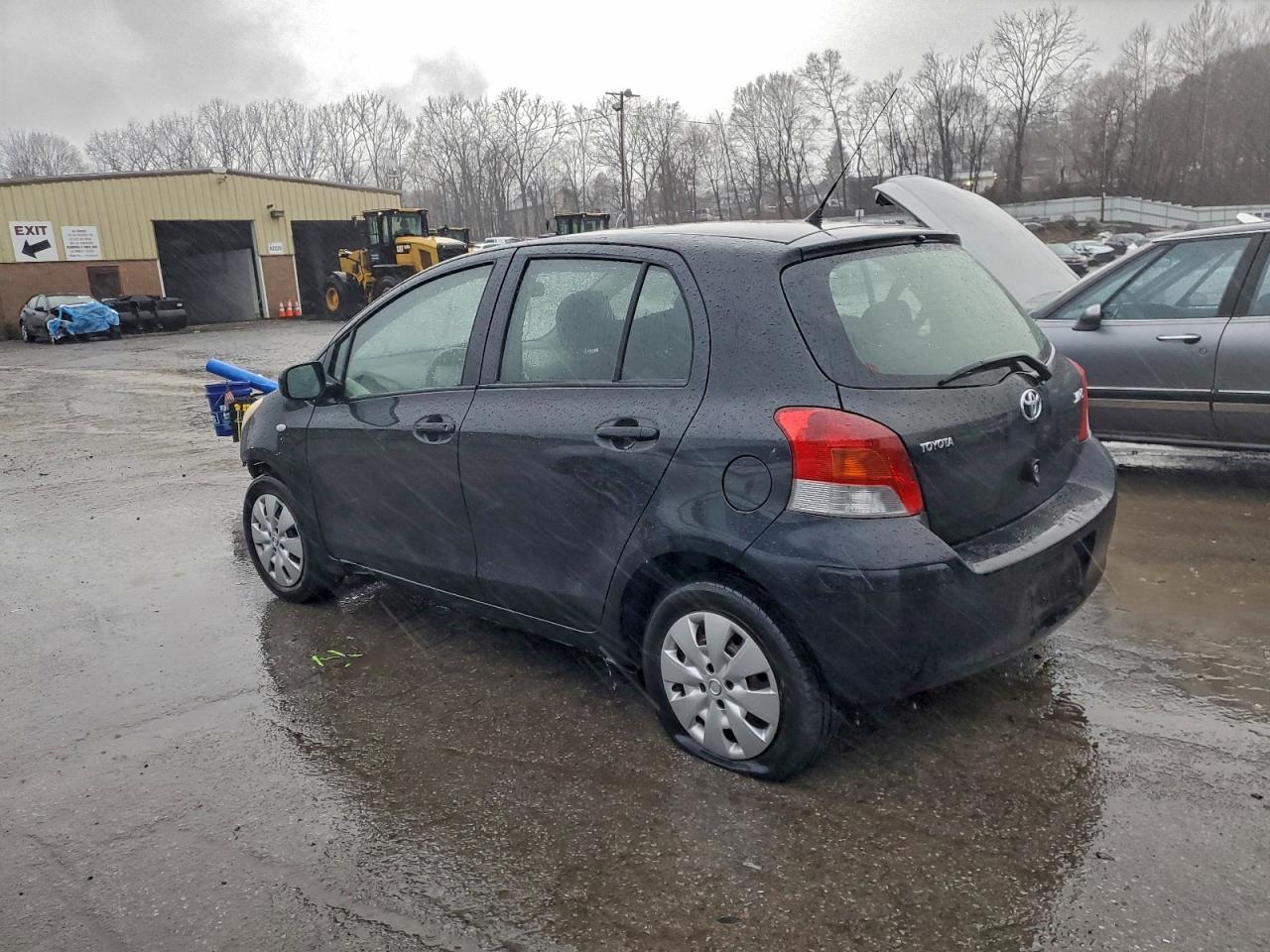 2009 TOYOTA YARIS photo 2