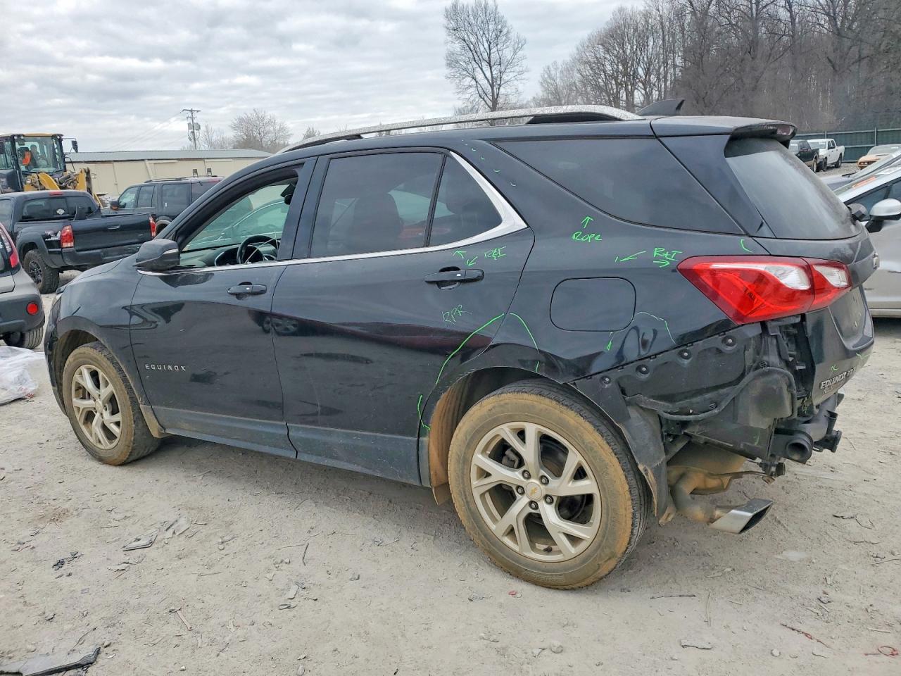 2019 CHEVROLET EQUINOX LT photo 2