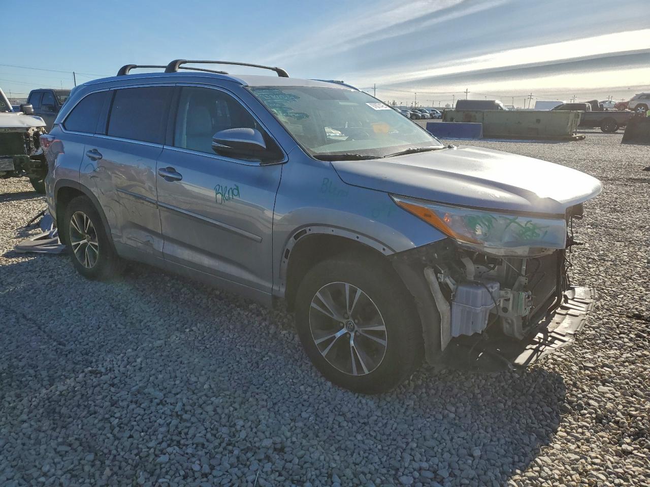 2016 TOYOTA HIGHLANDER XLE photo 4