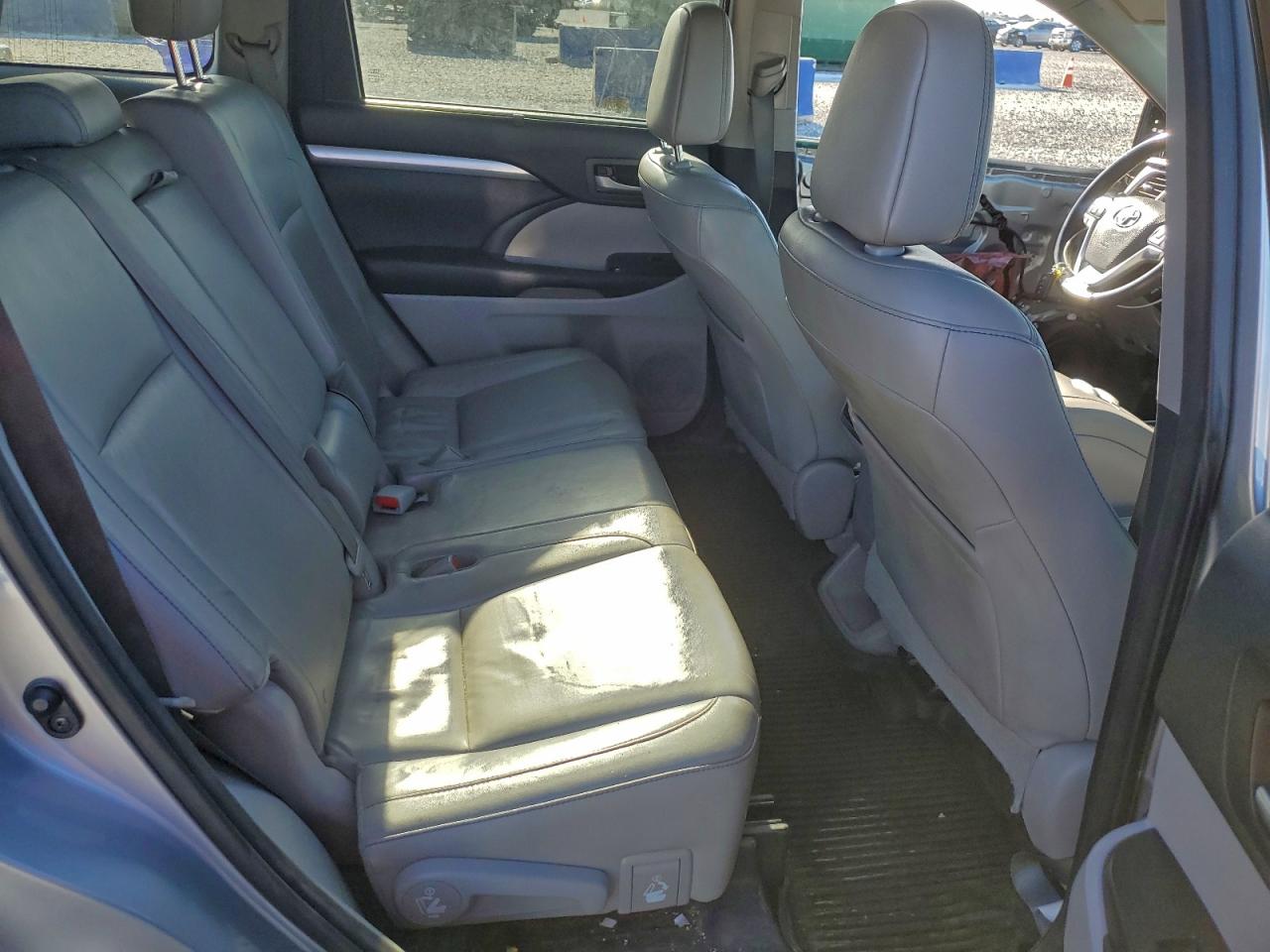 2016 TOYOTA HIGHLANDER XLE photo 11