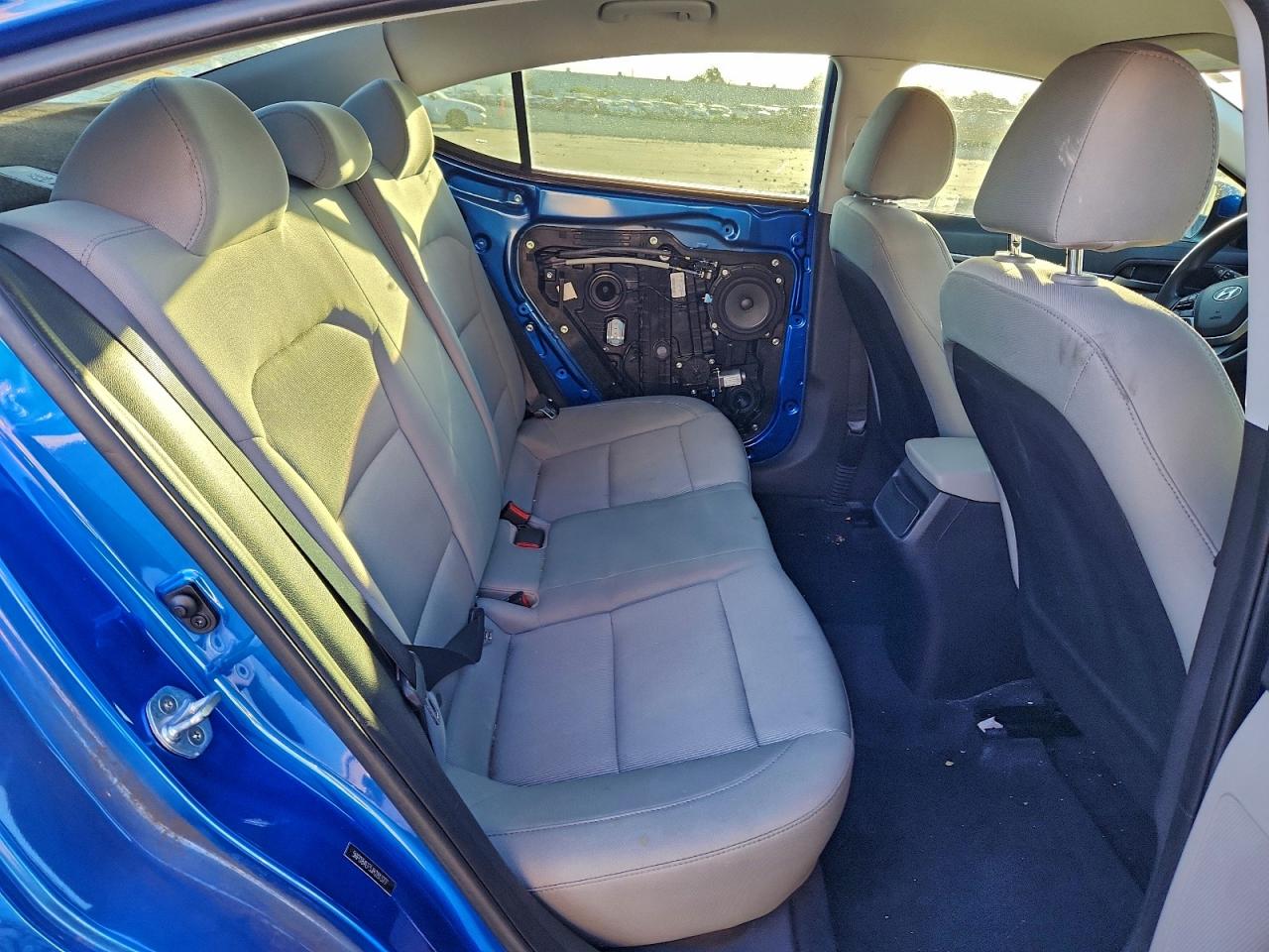 2018 HYUNDAI ELANTRA SEL photo 10