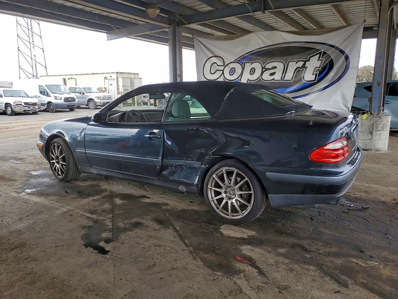 1999 MERCEDES-BENZ CLK 320 photo 2