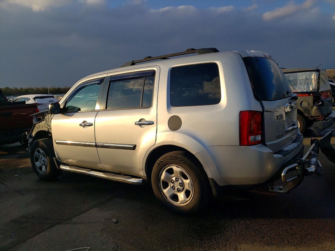 2015 HONDA PILOT LX photo 2