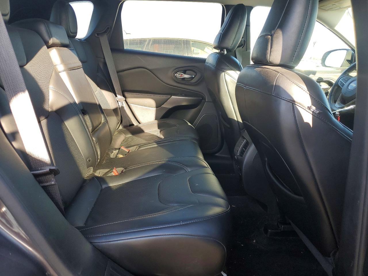 2019 JEEP CHEROKEE LIMITED photo 10