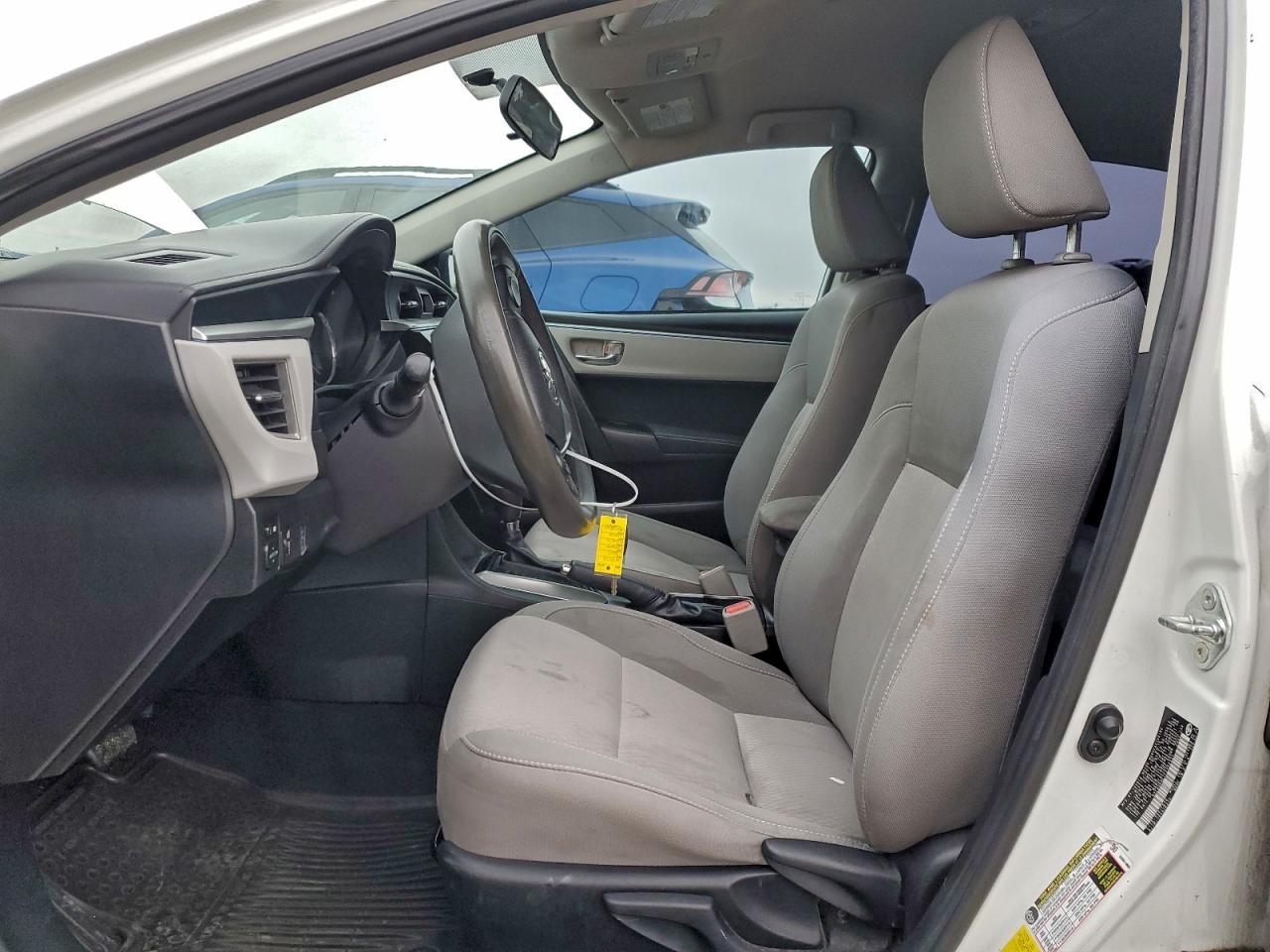 2015 TOYOTA COROLLA L photo 7