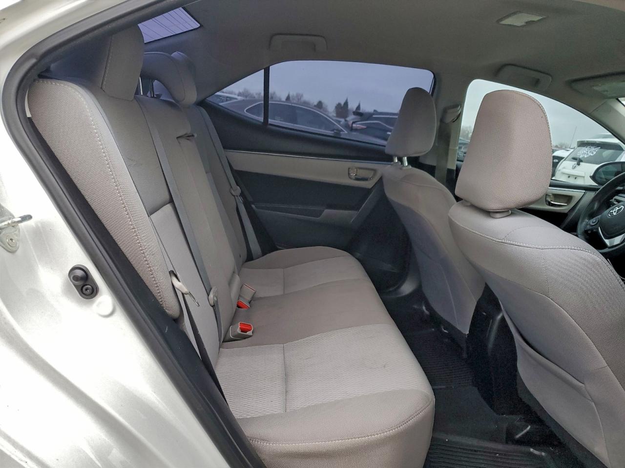 2015 TOYOTA COROLLA L photo 10