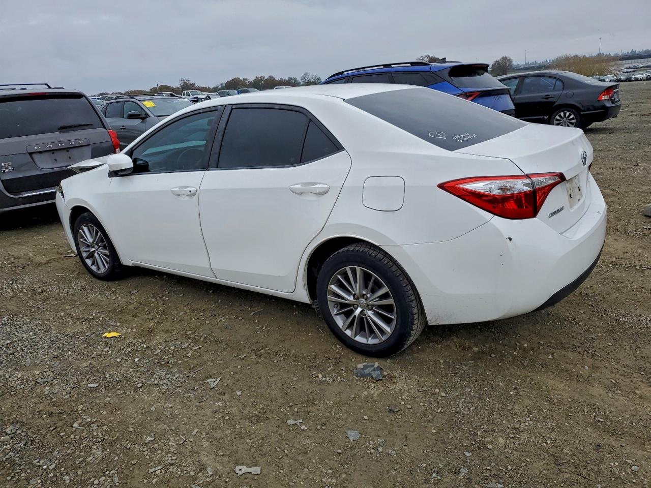2015 TOYOTA COROLLA L photo 2