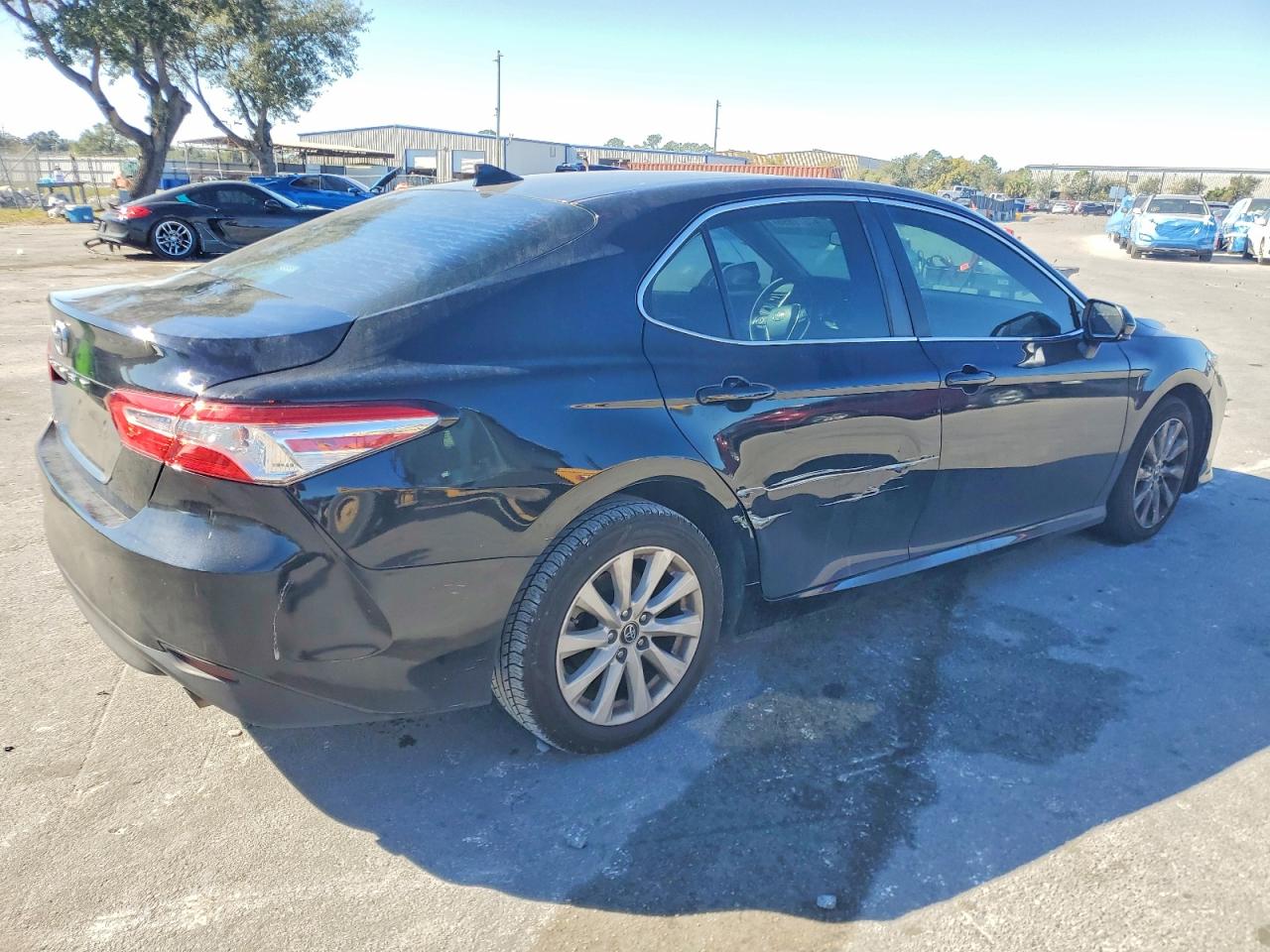 2020 TOYOTA CAMRY LE photo 3