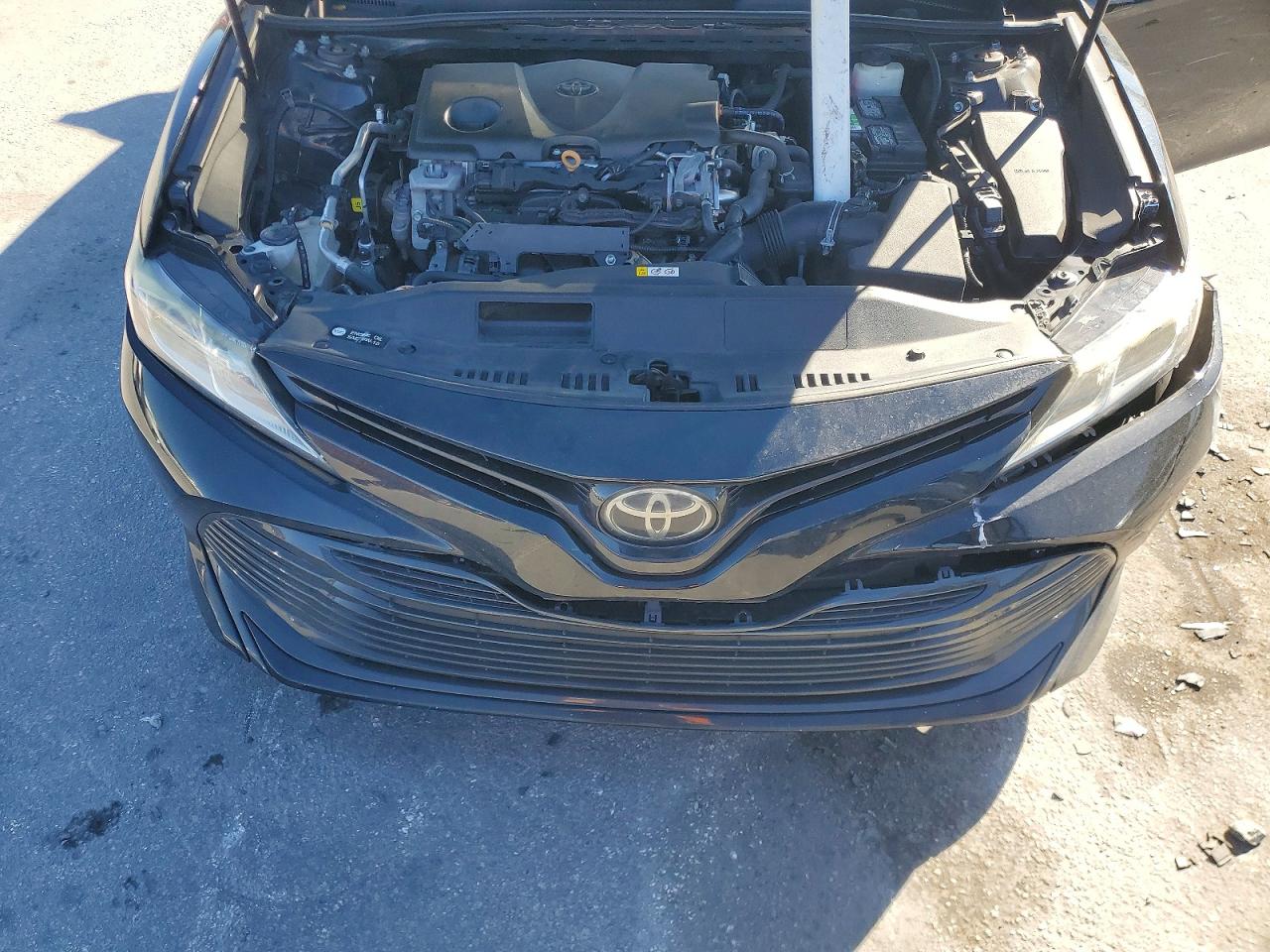 2020 TOYOTA CAMRY LE photo 11