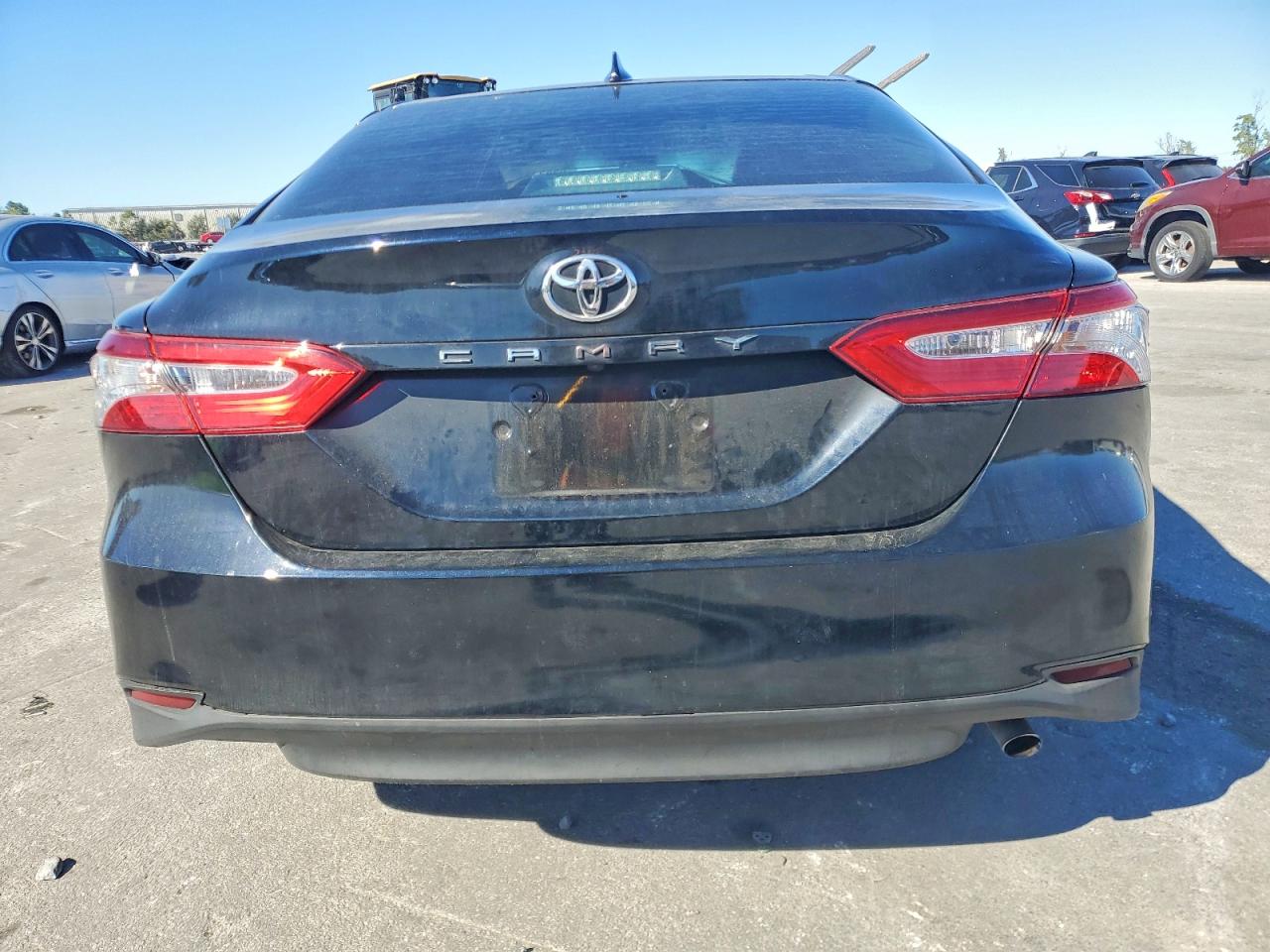 2020 TOYOTA CAMRY LE photo 6
