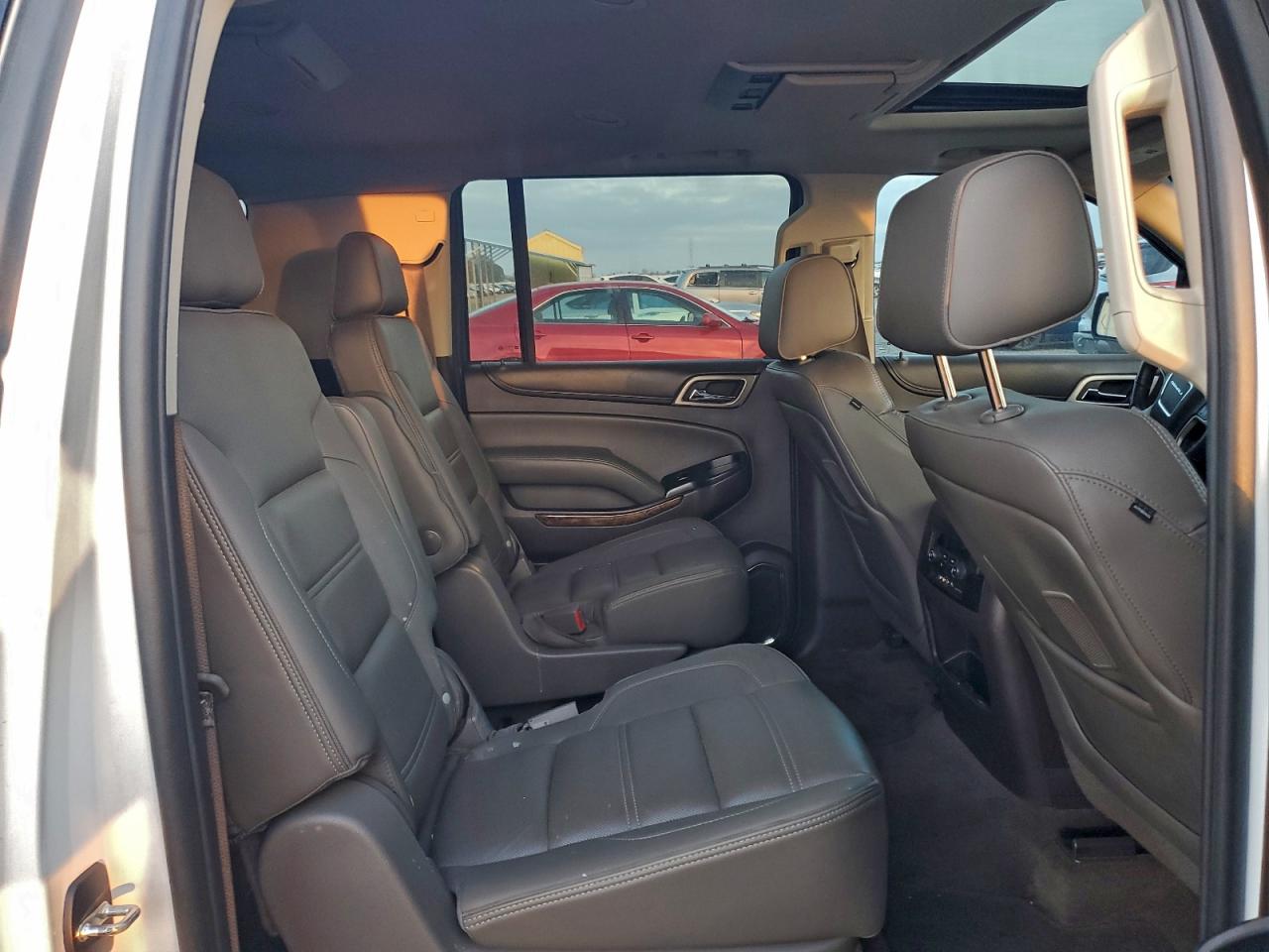 2015 GMC YUKON XL DENALI photo 11
