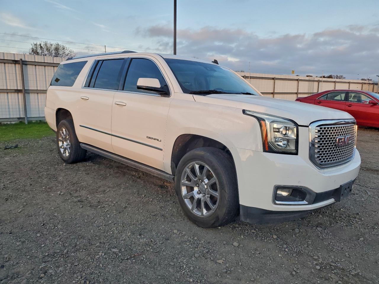 2015 GMC YUKON XL DENALI photo 4