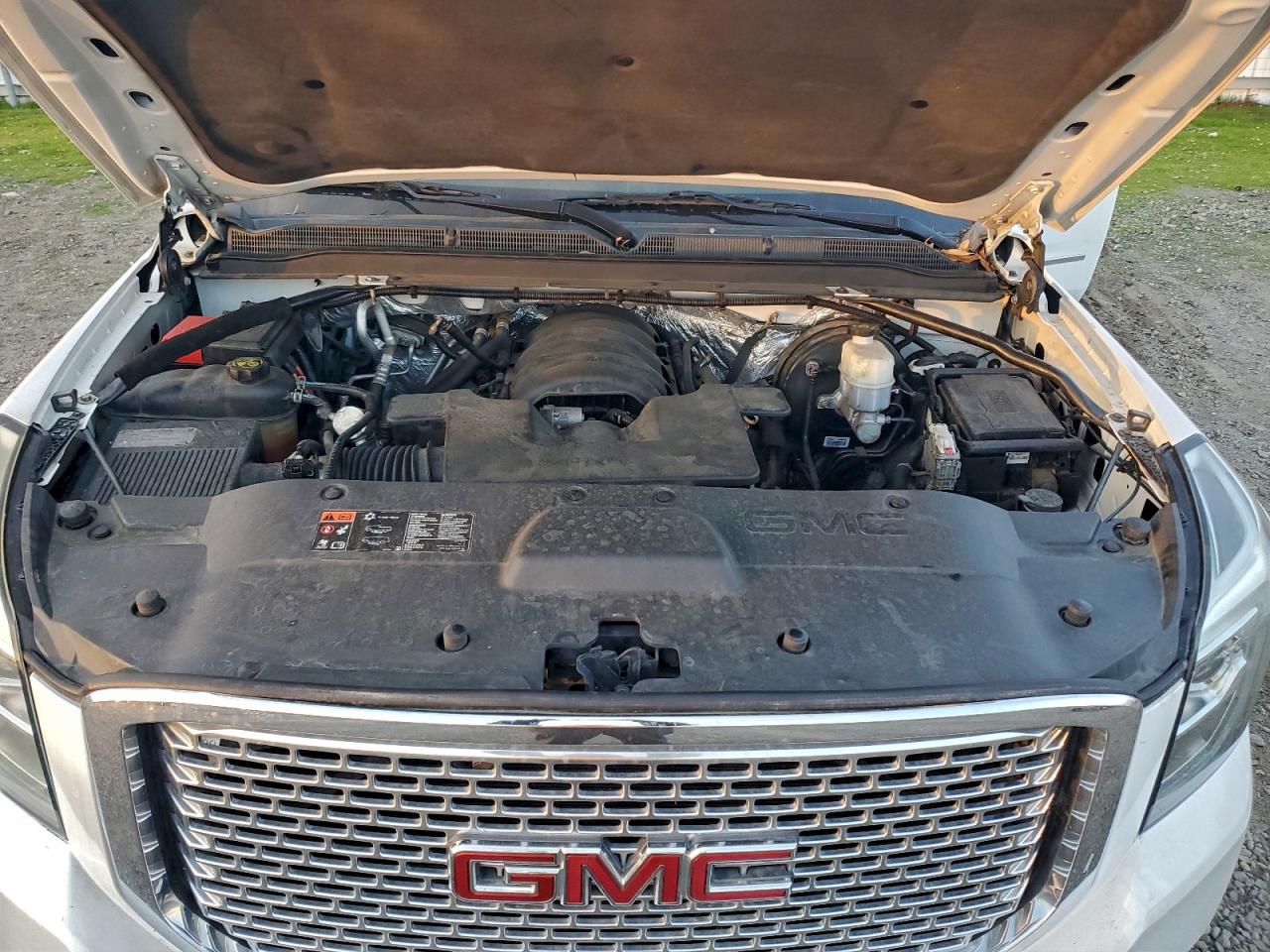 2015 GMC YUKON XL DENALI photo 12