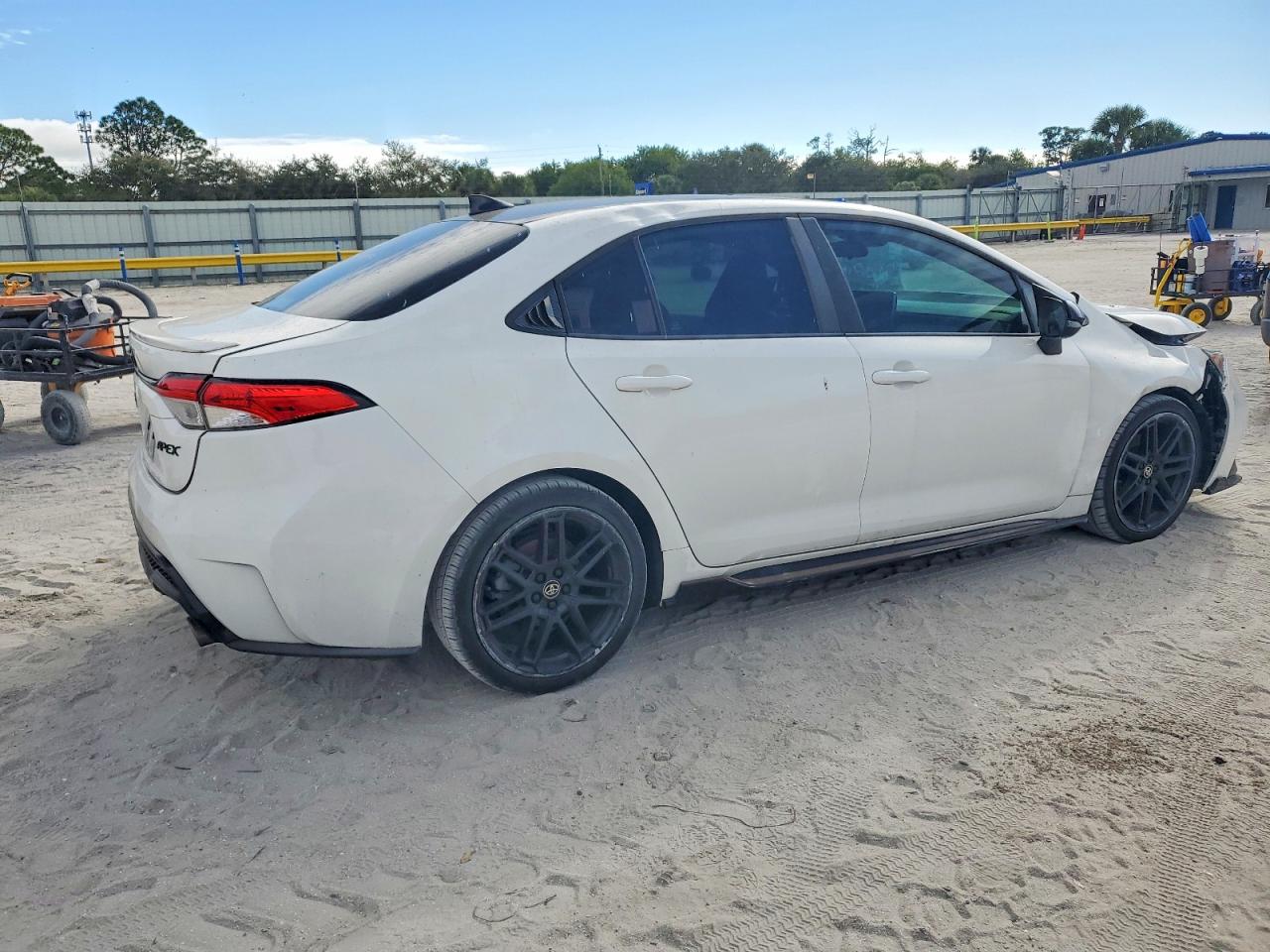 2021 TOYOTA COROLLA SE photo 3