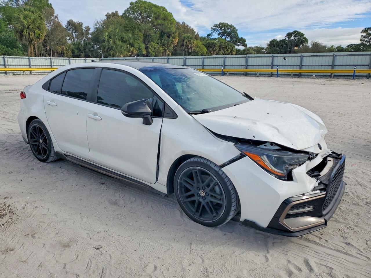 2021 TOYOTA COROLLA SE photo 4