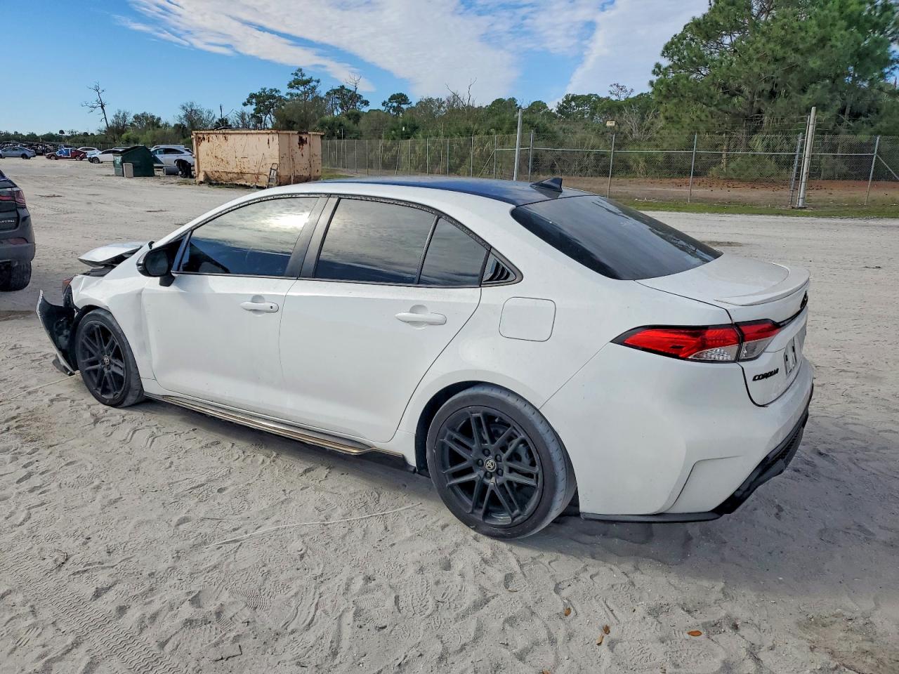 2021 TOYOTA COROLLA SE photo 2
