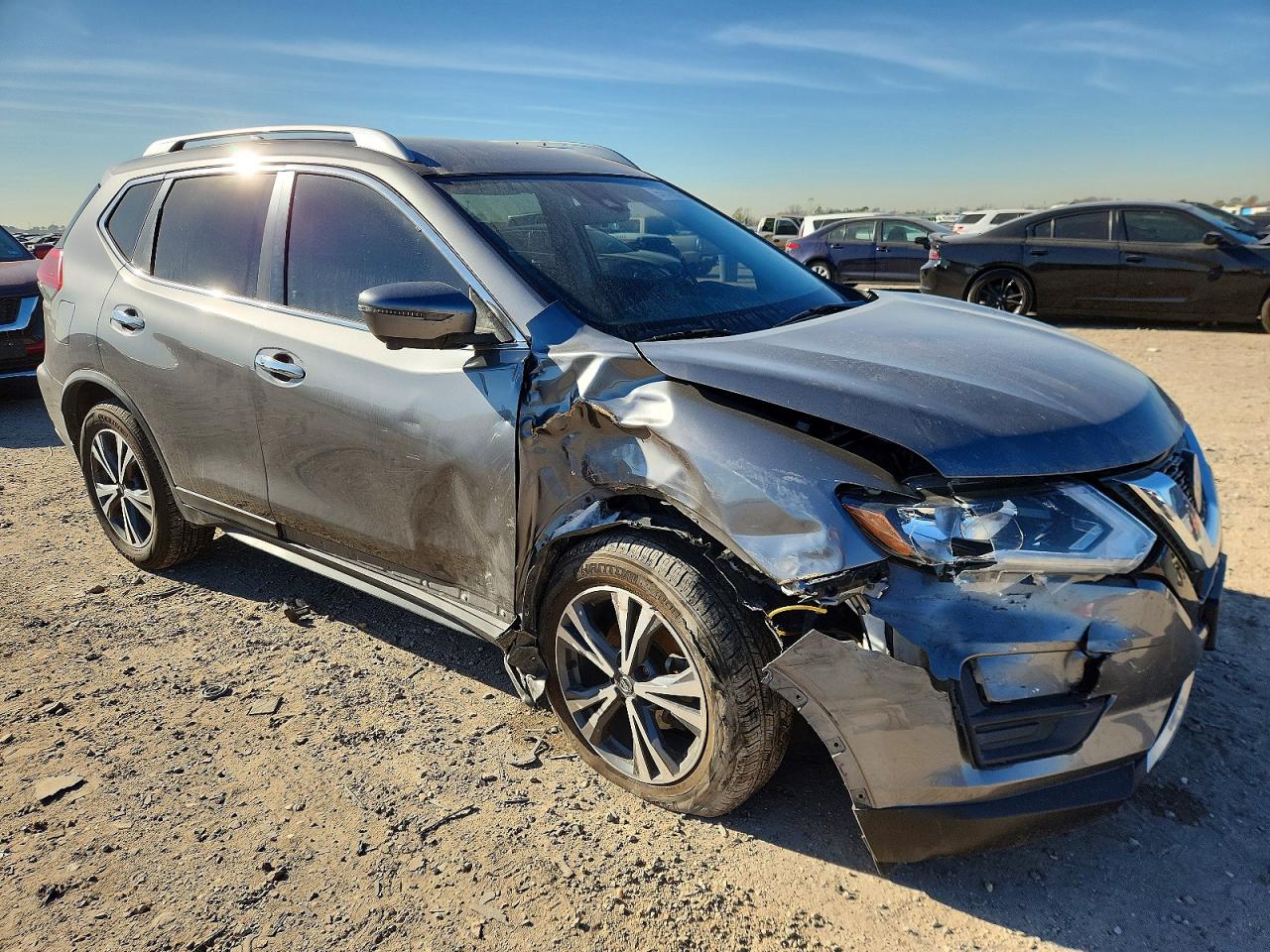 2019 NISSAN ROGUE S photo 4