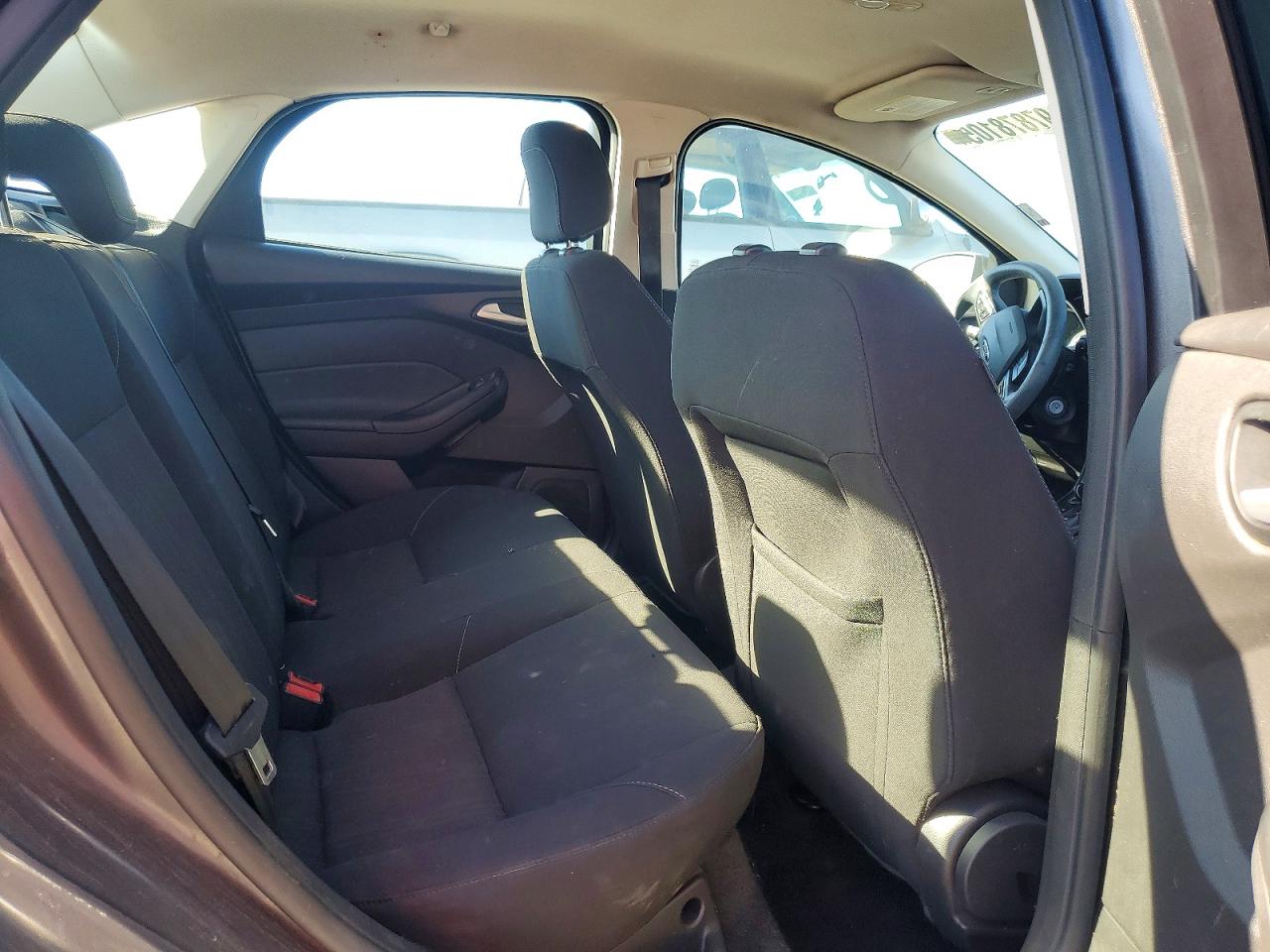 2018 FORD FOCUS SE photo 10