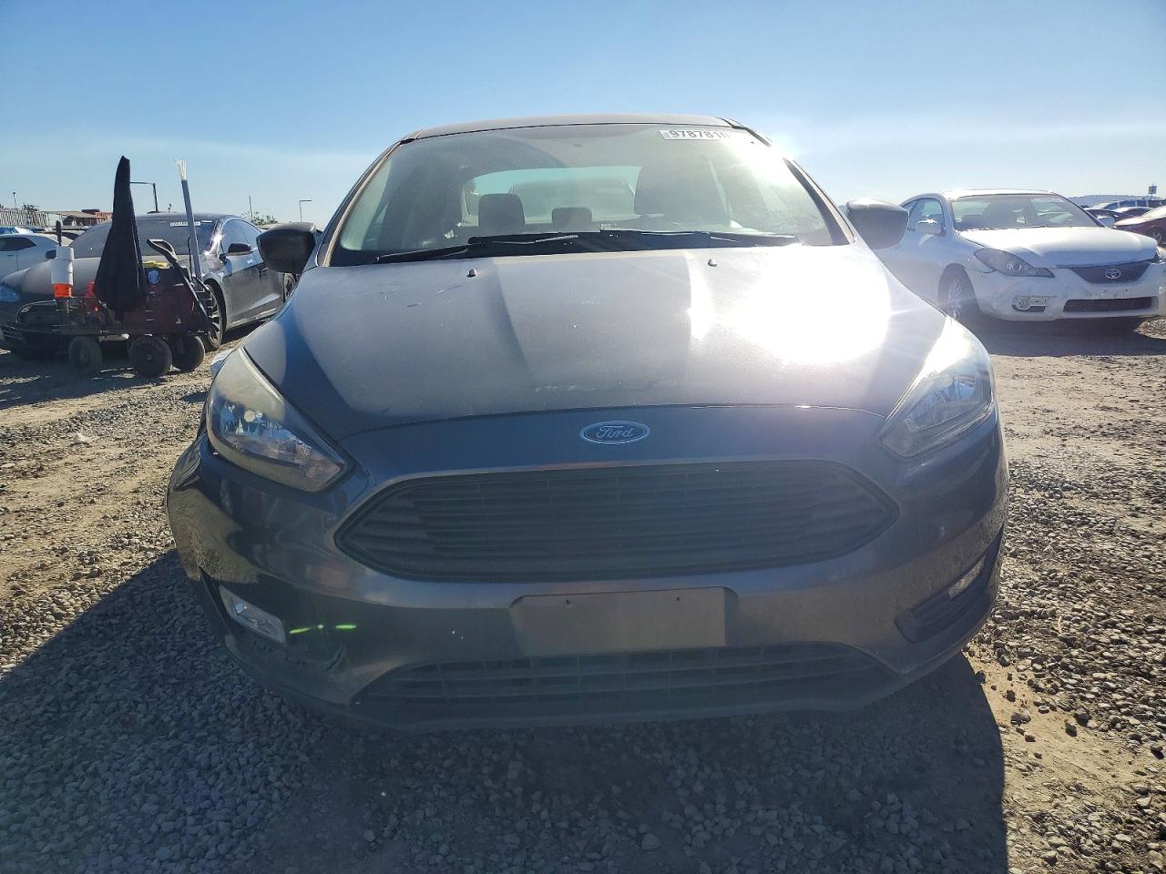 2018 FORD FOCUS SE photo 5