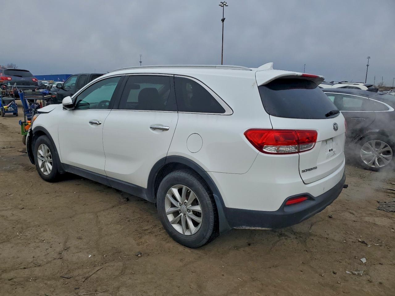 2017 KIA SORENTO LX photo 2