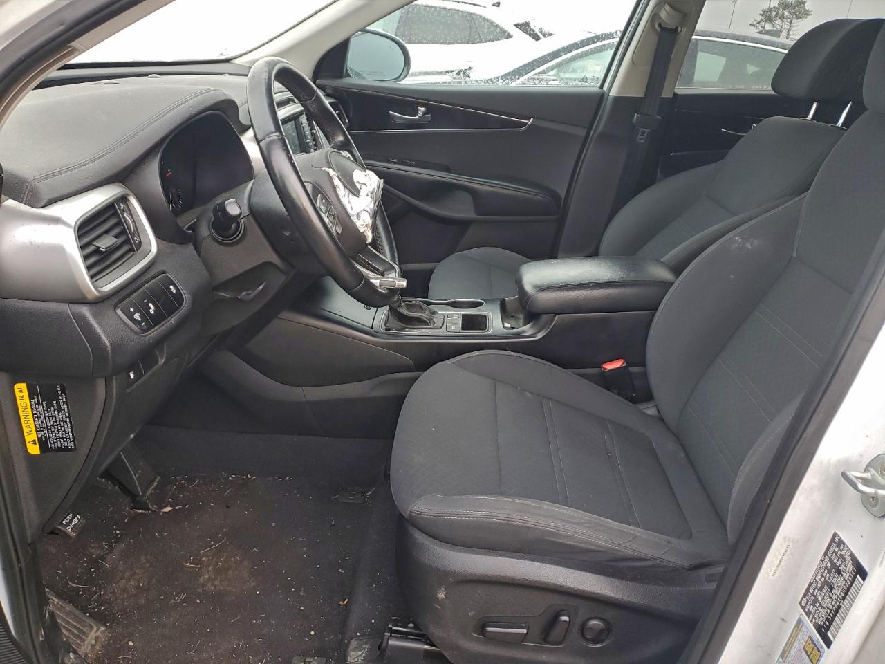 2017 KIA SORENTO LX photo 7