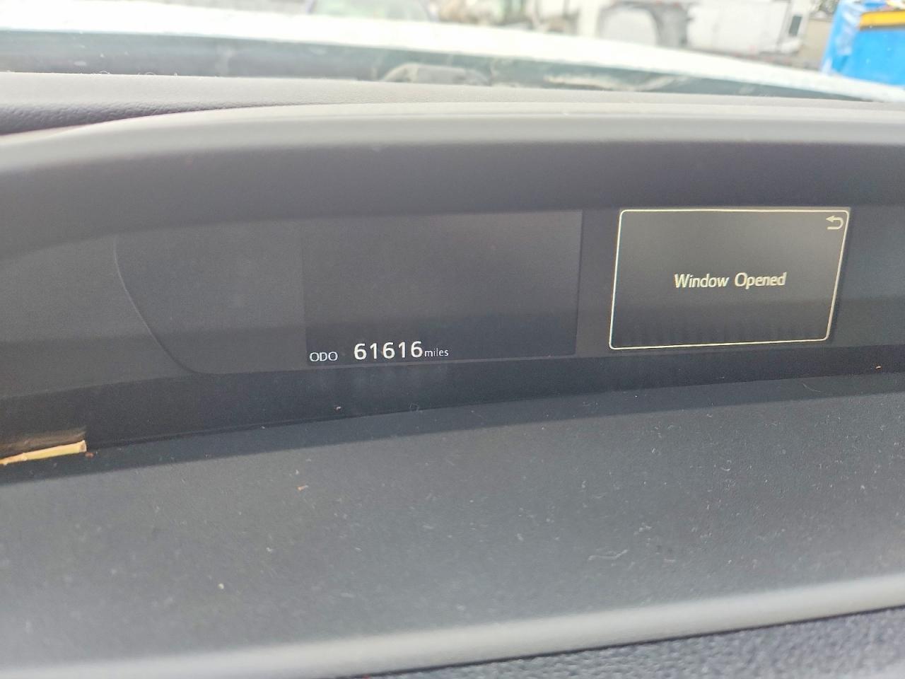 2019 TOYOTA PRIUS photo 9