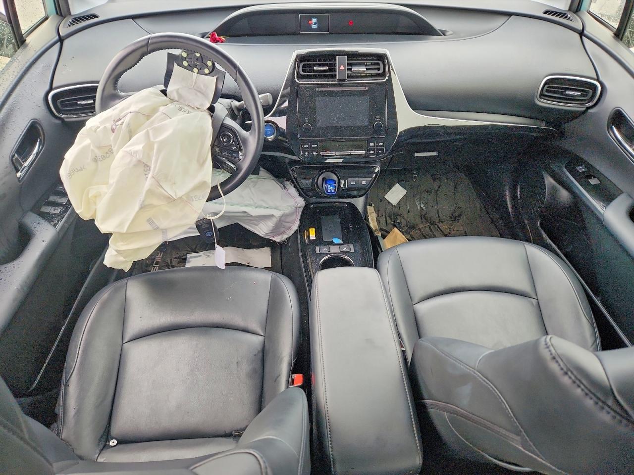 2019 TOYOTA PRIUS photo 8