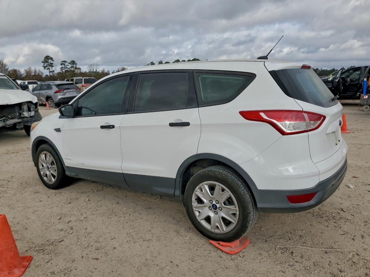 2013 FORD ESCAPE S photo 2