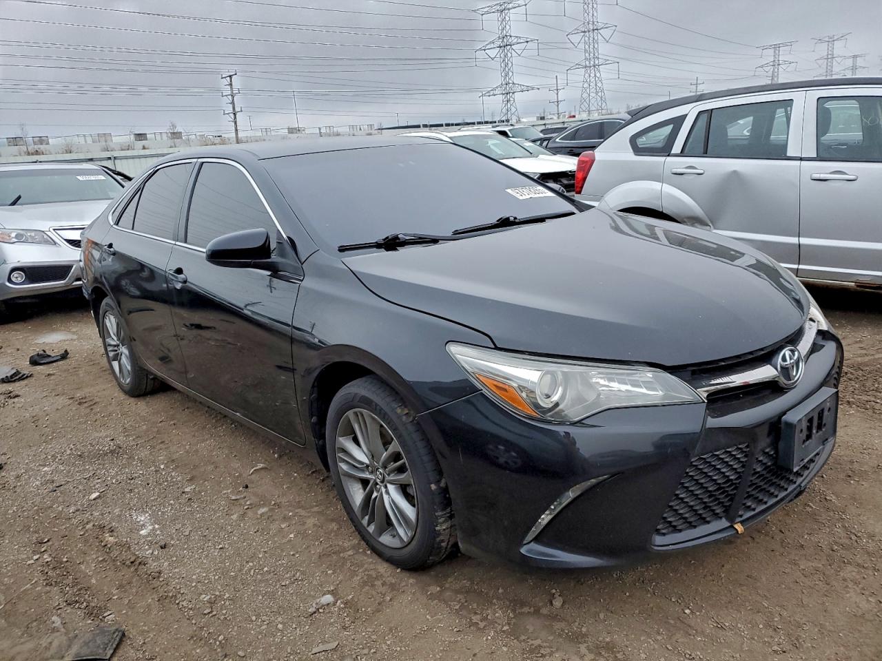 2015 TOYOTA CAMRY LE photo 4