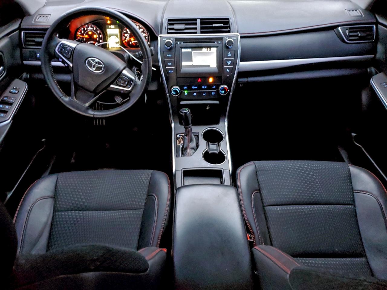 2015 TOYOTA CAMRY LE photo 8