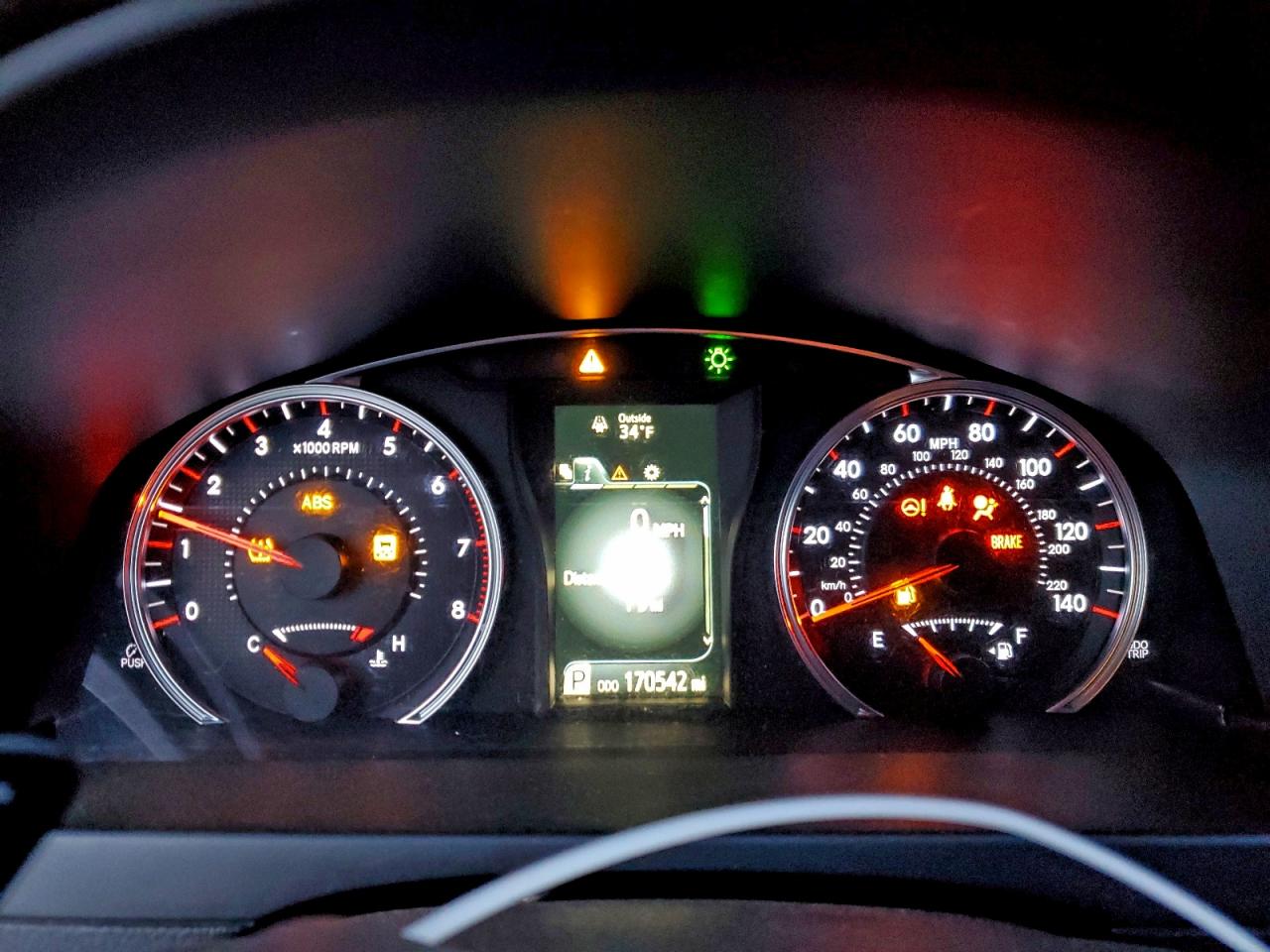 2015 TOYOTA CAMRY LE photo 9