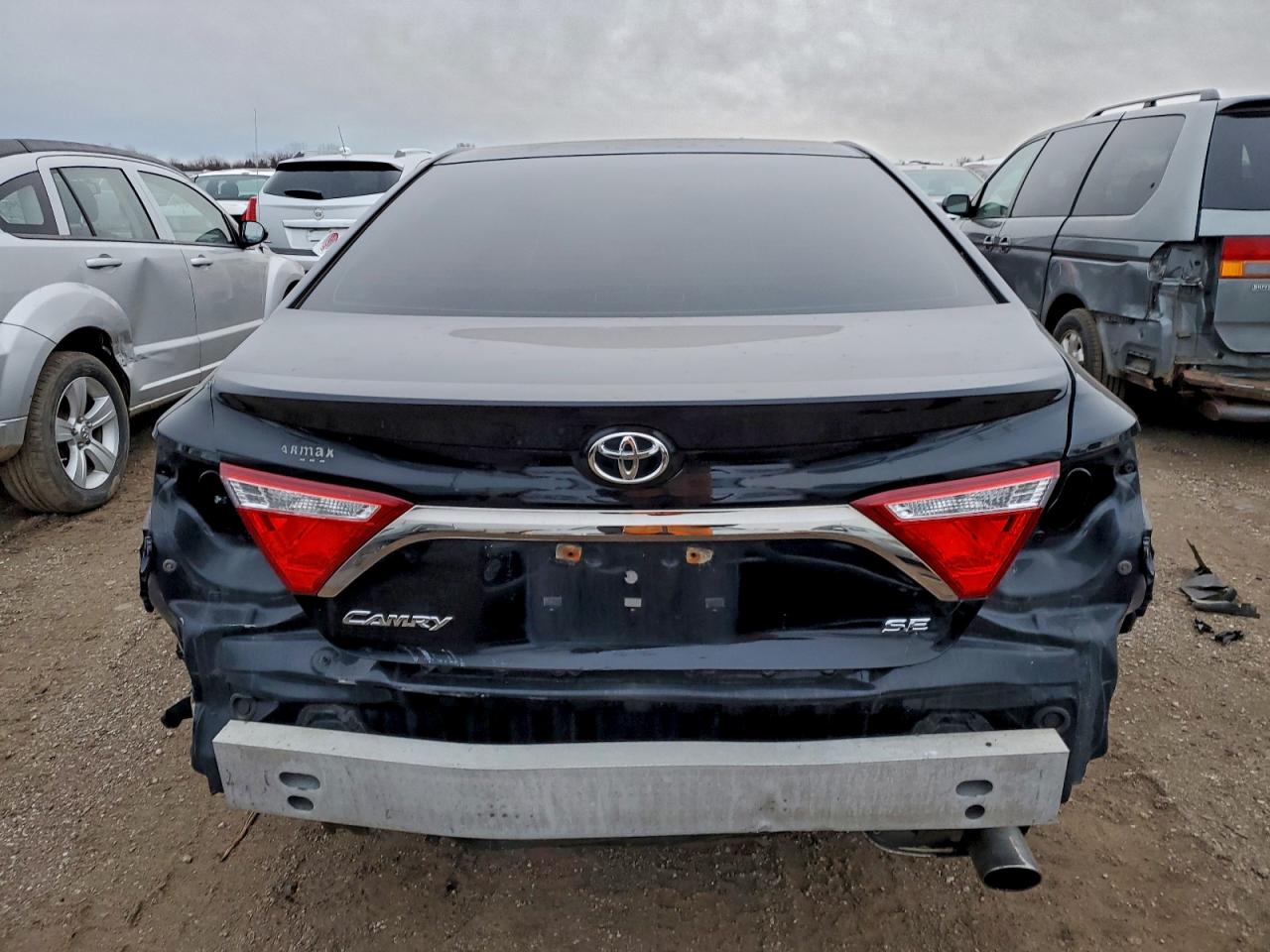 2015 TOYOTA CAMRY LE photo 6