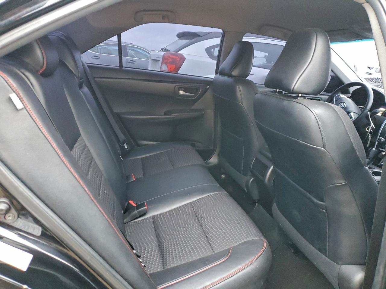 2015 TOYOTA CAMRY LE photo 10
