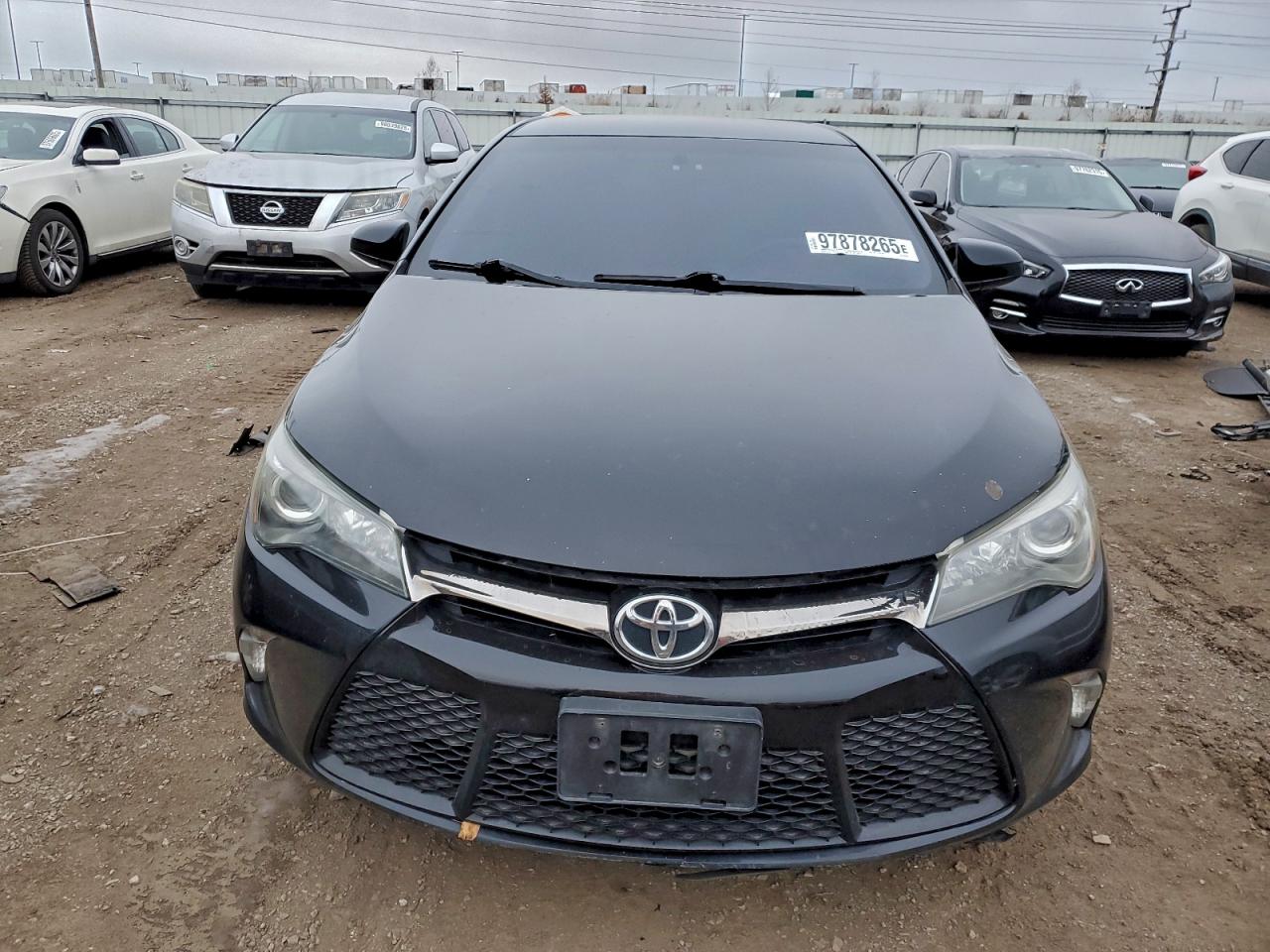 2015 TOYOTA CAMRY LE photo 5