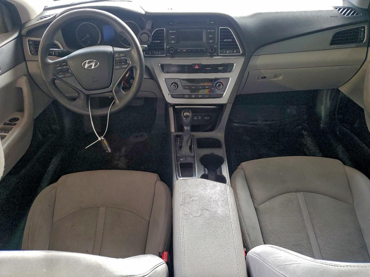 2015 HYUNDAI SONATA SE photo 8