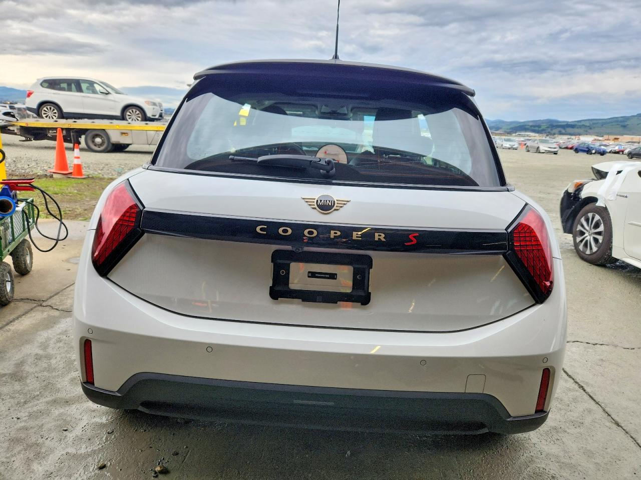 2025 MINI COOPER S photo 6