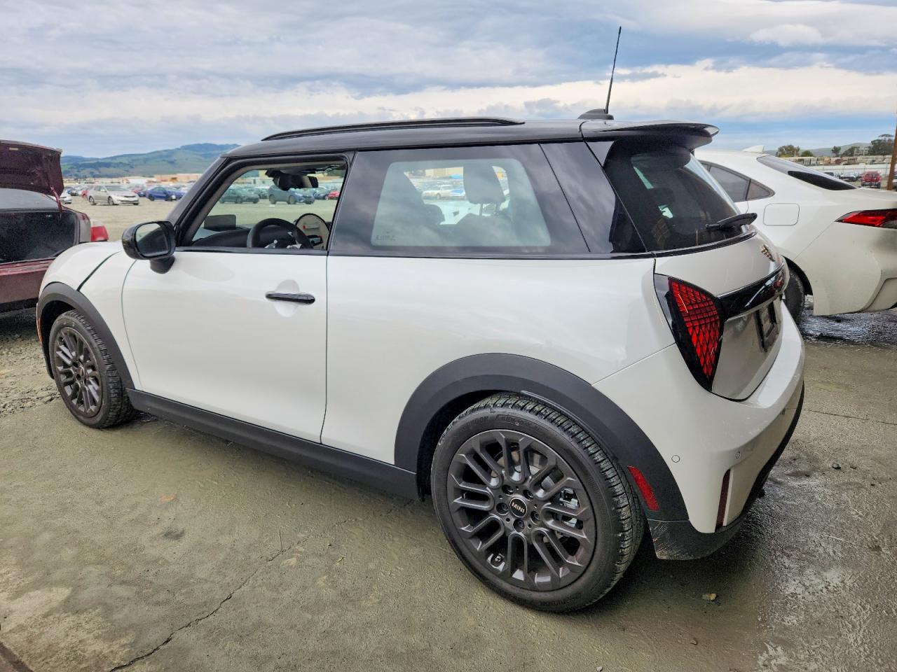 2025 MINI COOPER S photo 2